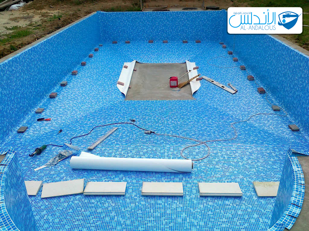 Swimming pool cleaning company in Riyadh